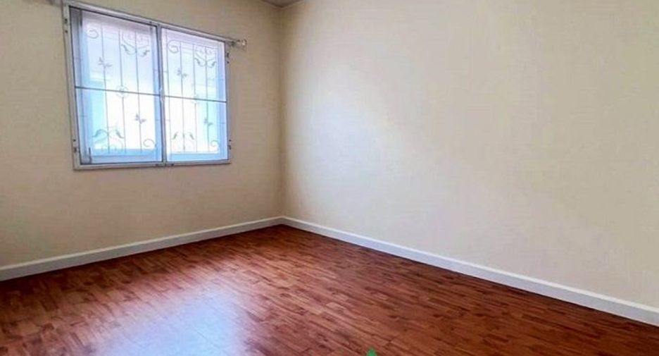 For sale 3 bedrooms townhouse in Don Mueang, Bangkok