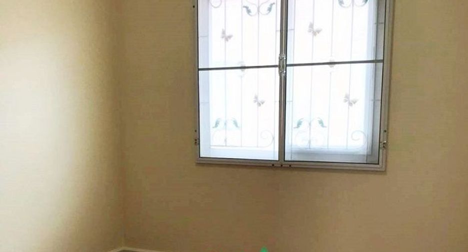 For sale 3 bedrooms townhouse in Don Mueang, Bangkok