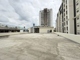Local comercial en alquiler en Watthana, Bangkok