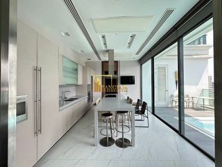 Wohnung zur Miete mit 3 Zimmer in Watthana, Bangkok