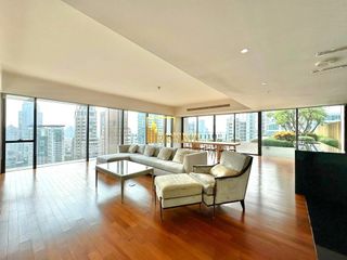 For rent 3 bedrooms condo in Pathum Wan, Bangkok
