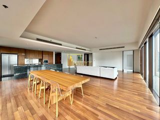 For rent 3 bedrooms condo in Pathum Wan, Bangkok