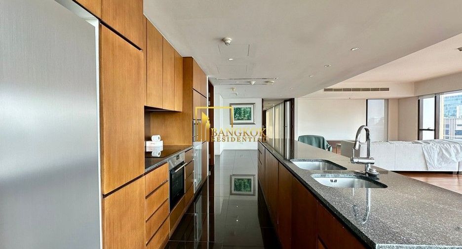 Wohnung zur Miete mit 3 Zimmer in Pathum Wan, Bangkok