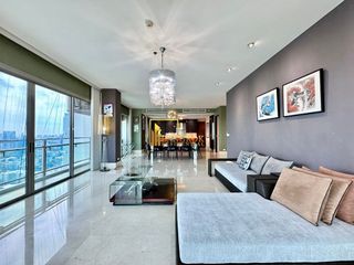 À louer 4 chambres condo à Khlong Toei, Bangkok