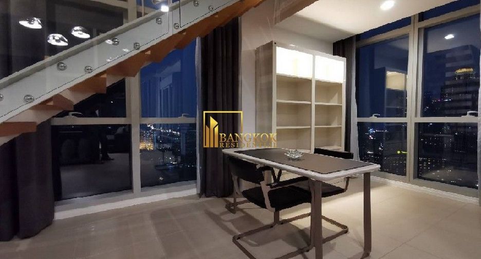 For rent 4 bedrooms condo in Sathon, Bangkok