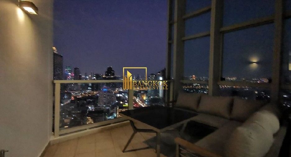 For rent 4 bedrooms condo in Sathon, Bangkok