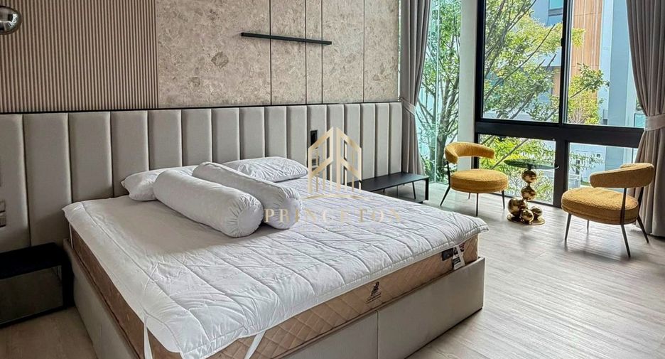 For rent 4 bedrooms house in Saphan Sung, Bangkok
