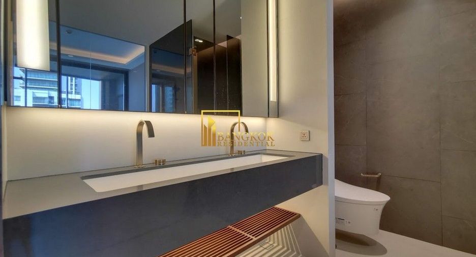 For rent 3 bedrooms condo in Khlong Toei, Bangkok