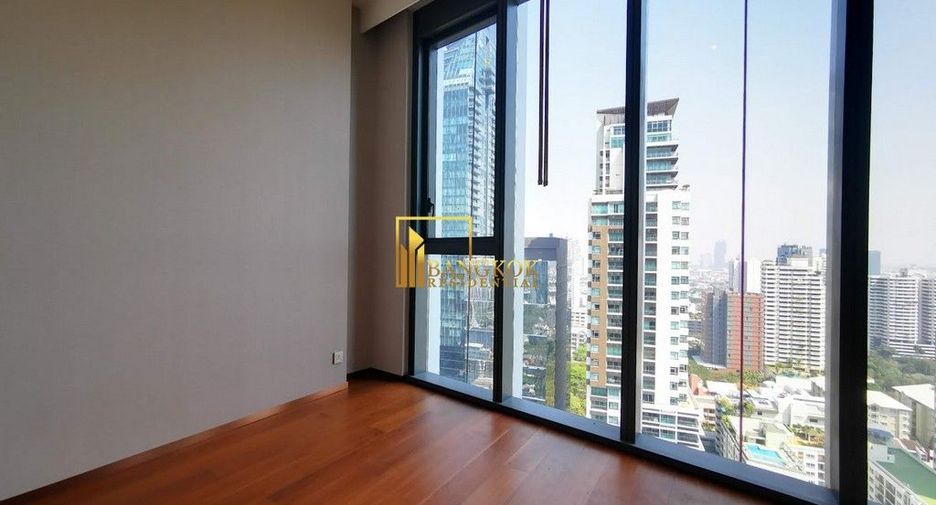 For rent 3 bedrooms condo in Khlong Toei, Bangkok