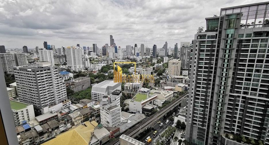 For rent 3 bedrooms condo in Khlong Toei, Bangkok