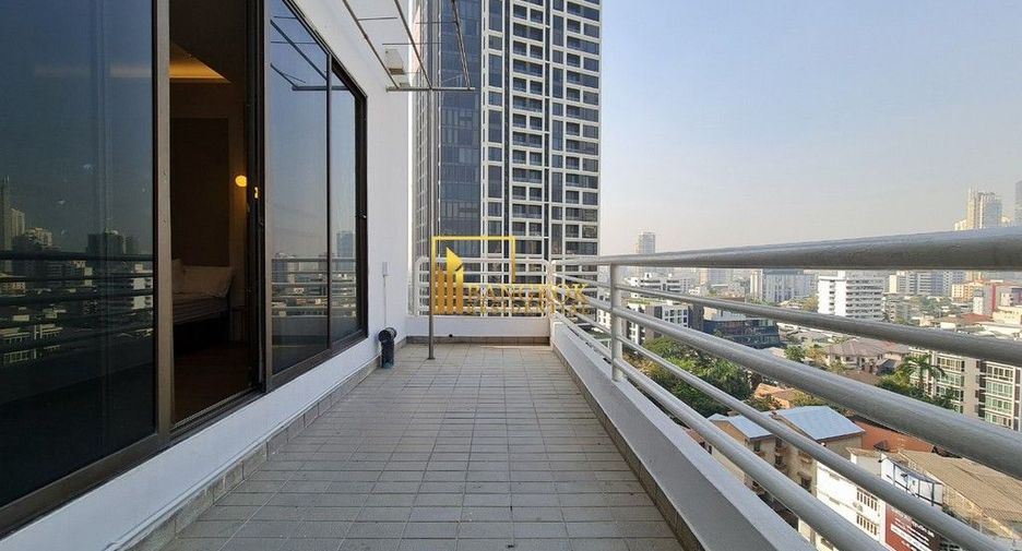 Apartamento en alquiler de 3 habitaciones en Khlong Toei, Bangkok