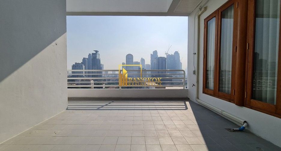 Apartamento en alquiler de 3 habitaciones en Khlong Toei, Bangkok