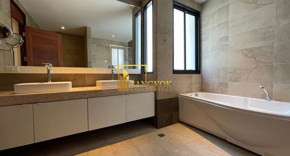 For rent 5 ベッドルーム villa in Khlong Toei, Bangkok