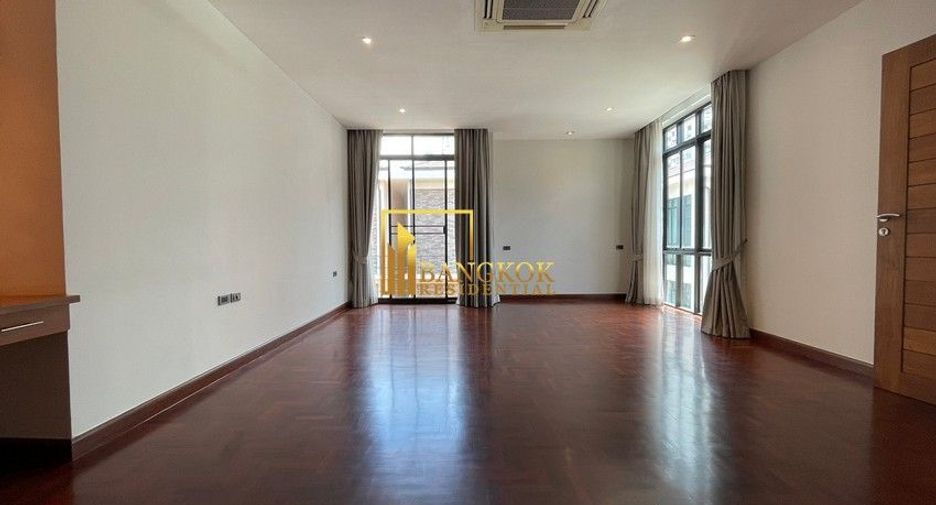 For rent 5 ベッドルーム villa in Khlong Toei, Bangkok