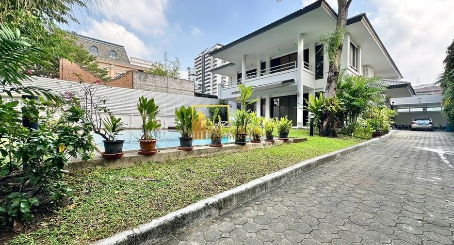 À louer 4 chambres villa à Watthana, Bangkok