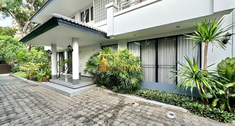 À louer 4 chambres villa à Watthana, Bangkok