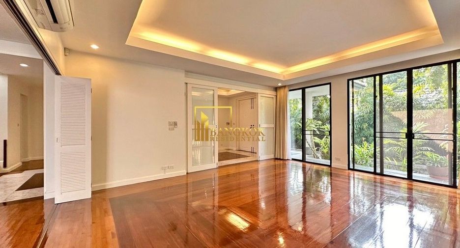 À louer 4 chambres villa à Watthana, Bangkok