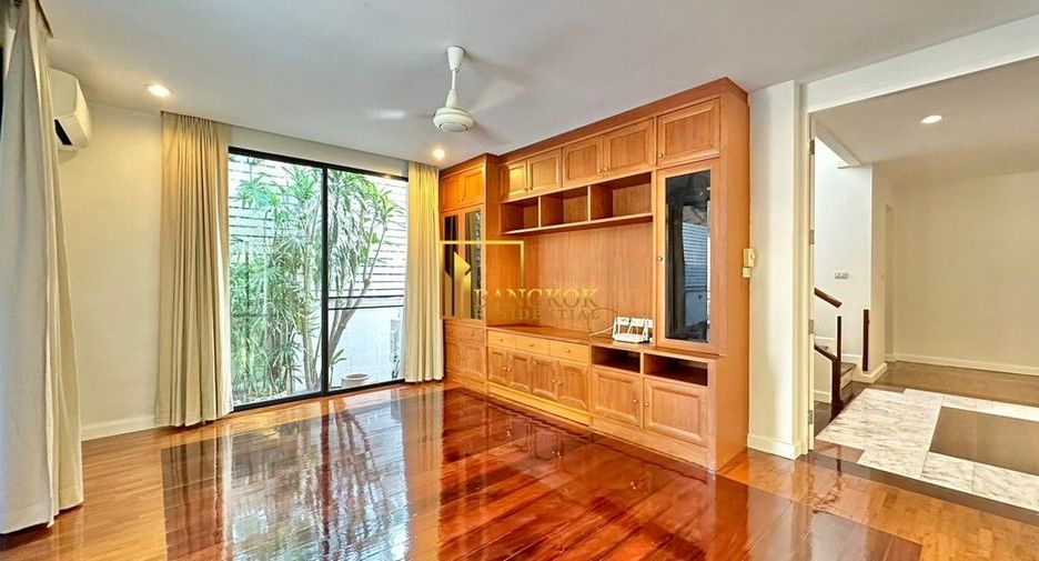 À louer 4 chambres villa à Watthana, Bangkok