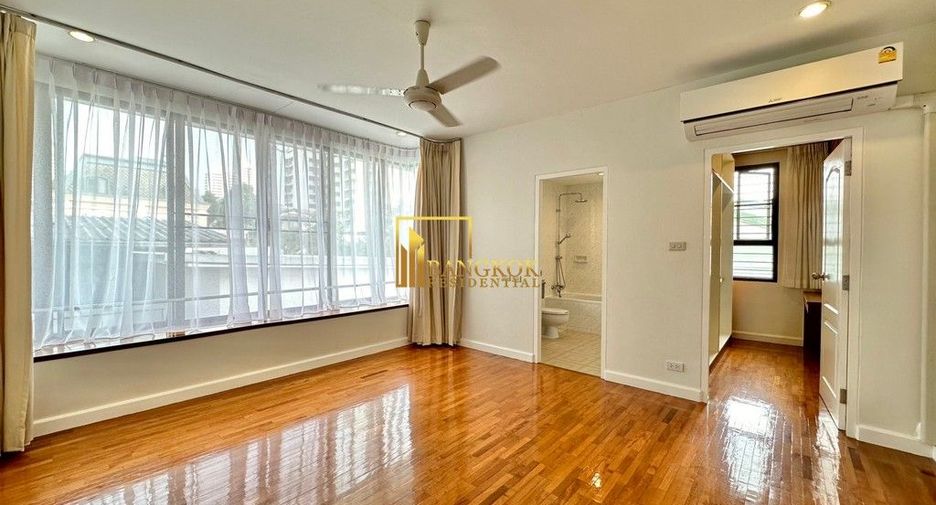 À louer 4 chambres villa à Watthana, Bangkok