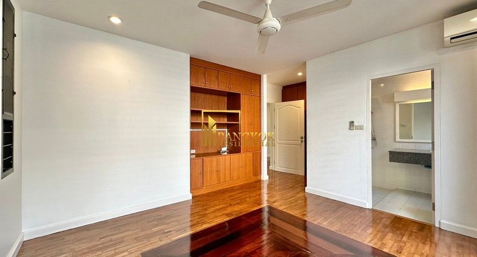 À louer 4 chambres villa à Watthana, Bangkok