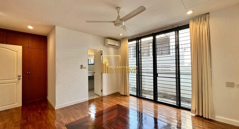 À louer 4 chambres villa à Watthana, Bangkok