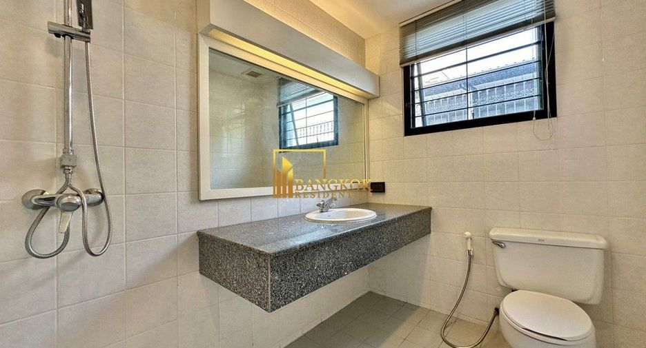 À louer 4 chambres villa à Watthana, Bangkok