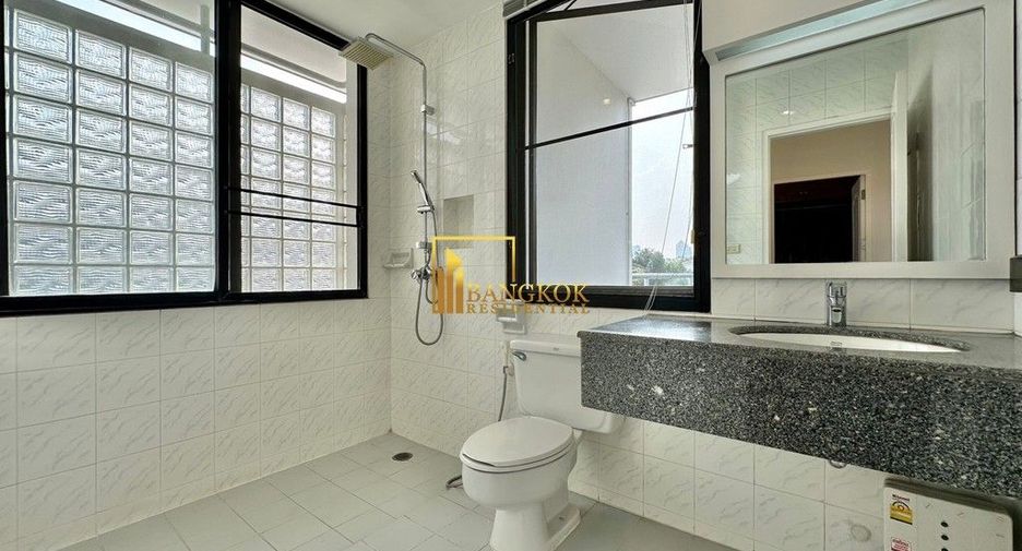 À louer 4 chambres villa à Watthana, Bangkok
