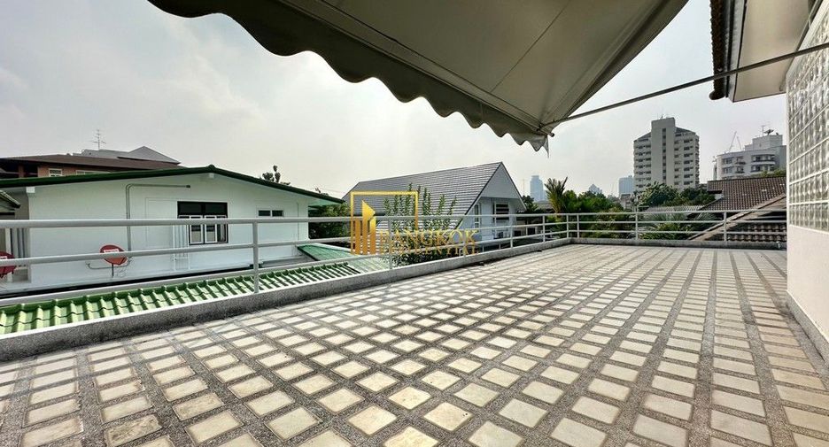 À louer 4 chambres villa à Watthana, Bangkok