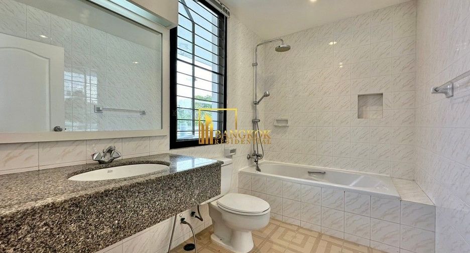 À louer 4 chambres villa à Watthana, Bangkok