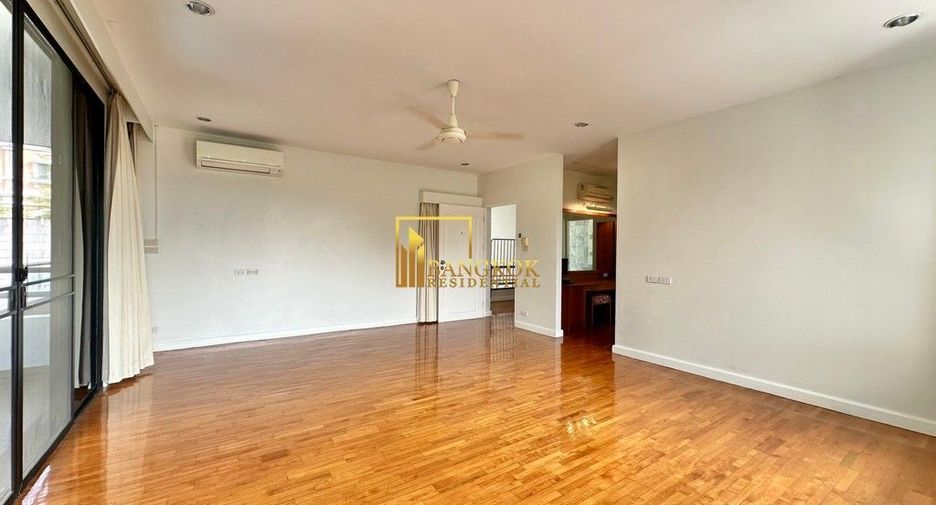 À louer 4 chambres villa à Watthana, Bangkok