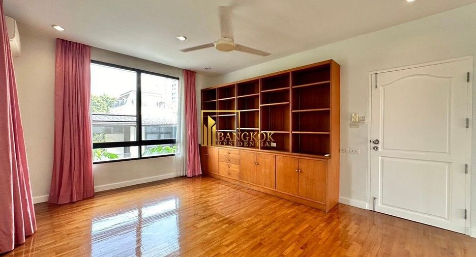 À louer 4 chambres villa à Watthana, Bangkok