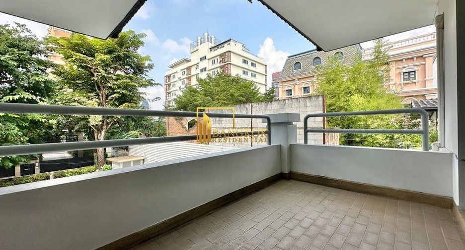 À louer 4 chambres villa à Watthana, Bangkok