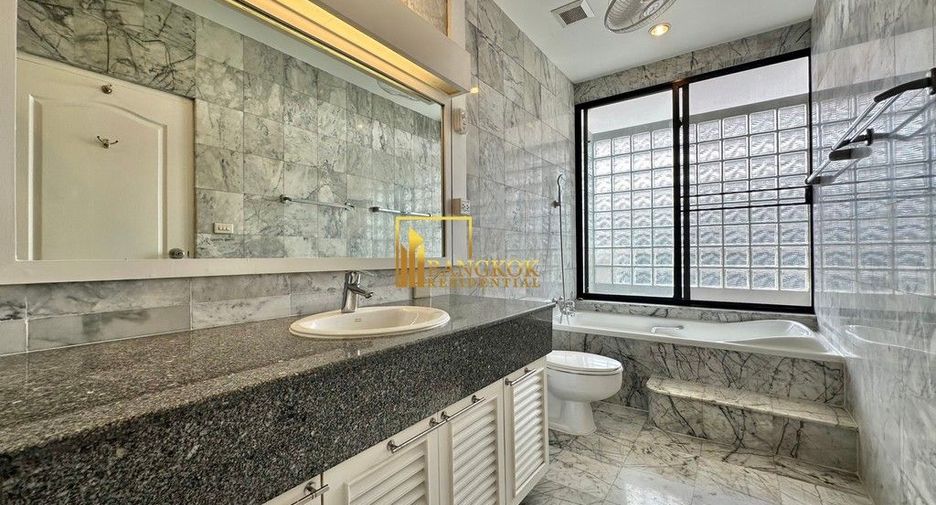 À louer 4 chambres villa à Watthana, Bangkok