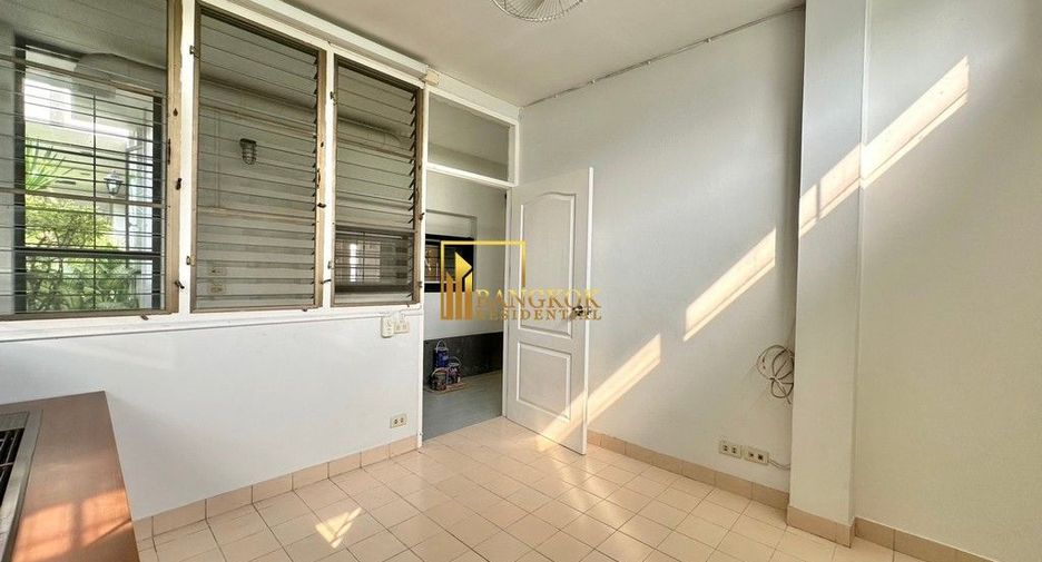 À louer 4 chambres villa à Watthana, Bangkok