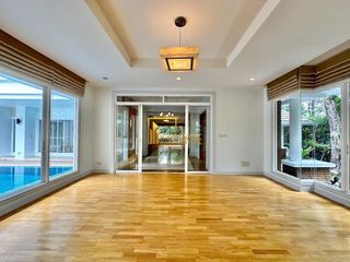 For rent 4 ベッドルーム villa in Khlong Toei, Bangkok