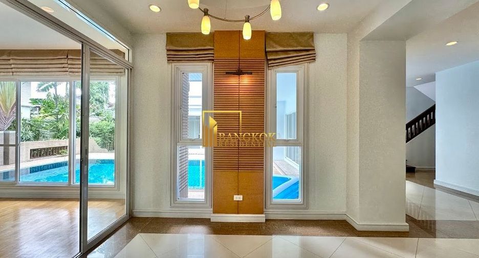 For rent 4 ベッドルーム villa in Khlong Toei, Bangkok