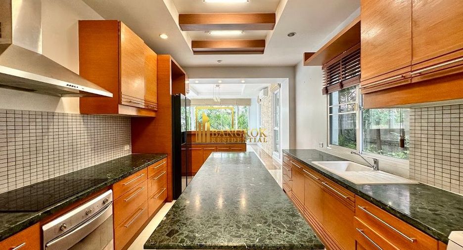 For rent 4 ベッドルーム villa in Khlong Toei, Bangkok