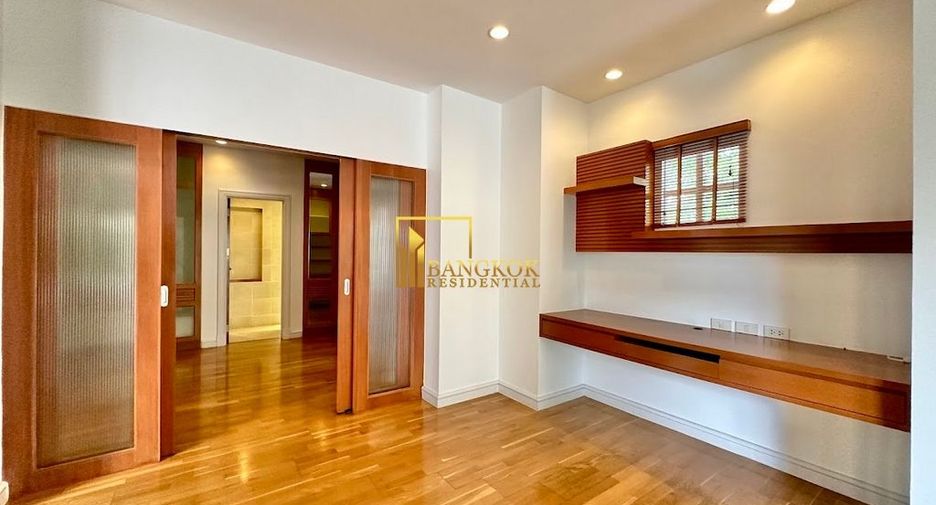 For rent 4 ベッドルーム villa in Khlong Toei, Bangkok