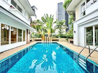 For rent 4 ベッドルーム villa in Khlong Toei, Bangkok