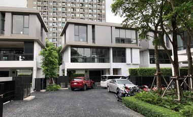 Haus zur Miete mit 5 Zimmer in Watthana, Bangkok