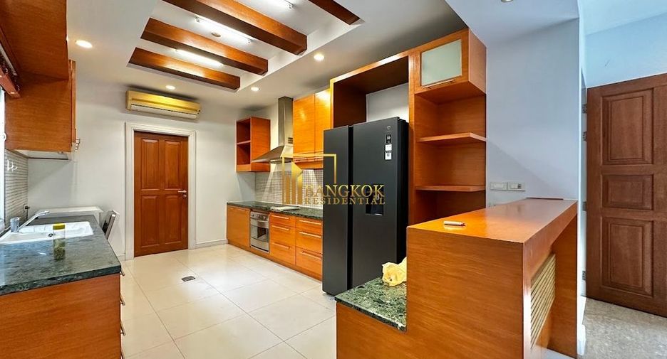 For rent 4 ベッドルーム villa in Khlong Toei, Bangkok