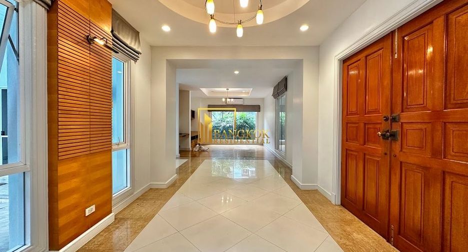 For rent 4 ベッドルーム villa in Khlong Toei, Bangkok