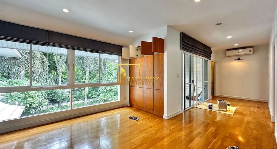 For rent 4 ベッドルーム villa in Khlong Toei, Bangkok