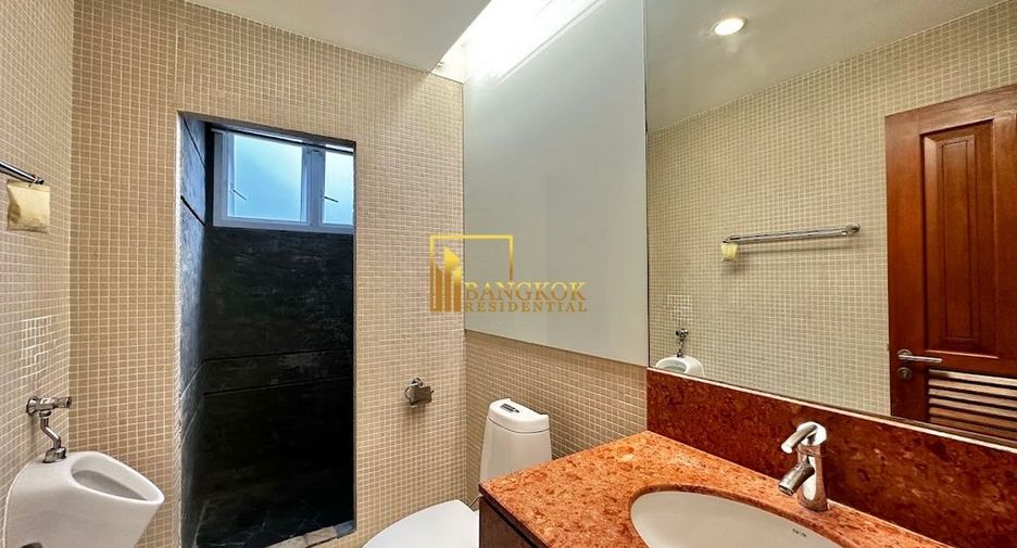 For rent 4 ベッドルーム villa in Khlong Toei, Bangkok