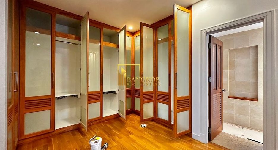 For rent 4 ベッドルーム villa in Khlong Toei, Bangkok