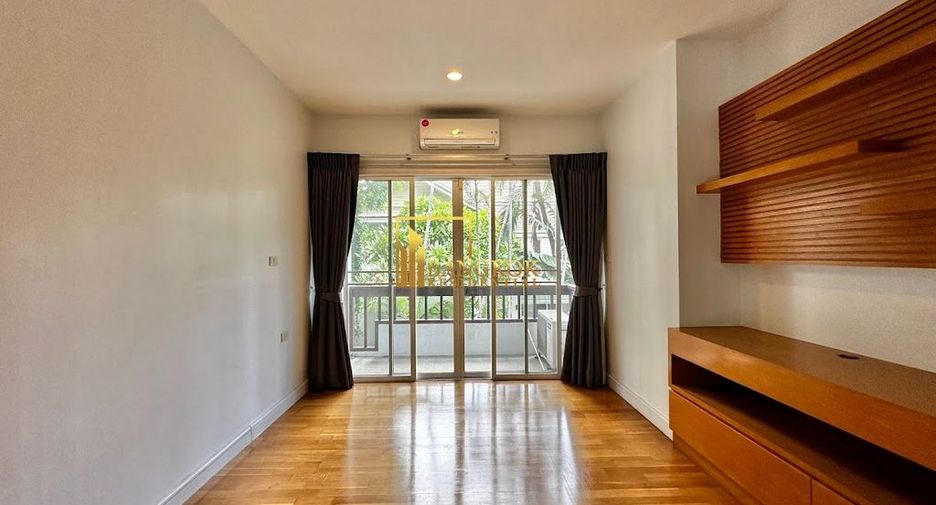 For rent 4 ベッドルーム villa in Khlong Toei, Bangkok
