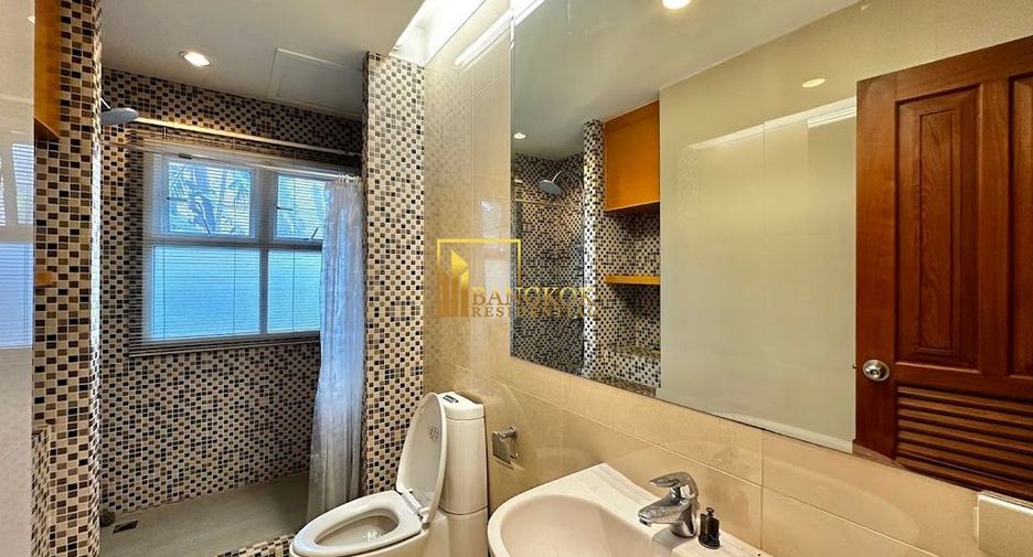 For rent 4 ベッドルーム villa in Khlong Toei, Bangkok