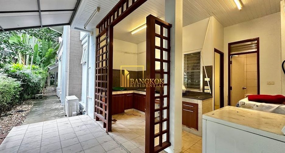 For rent 4 ベッドルーム villa in Khlong Toei, Bangkok