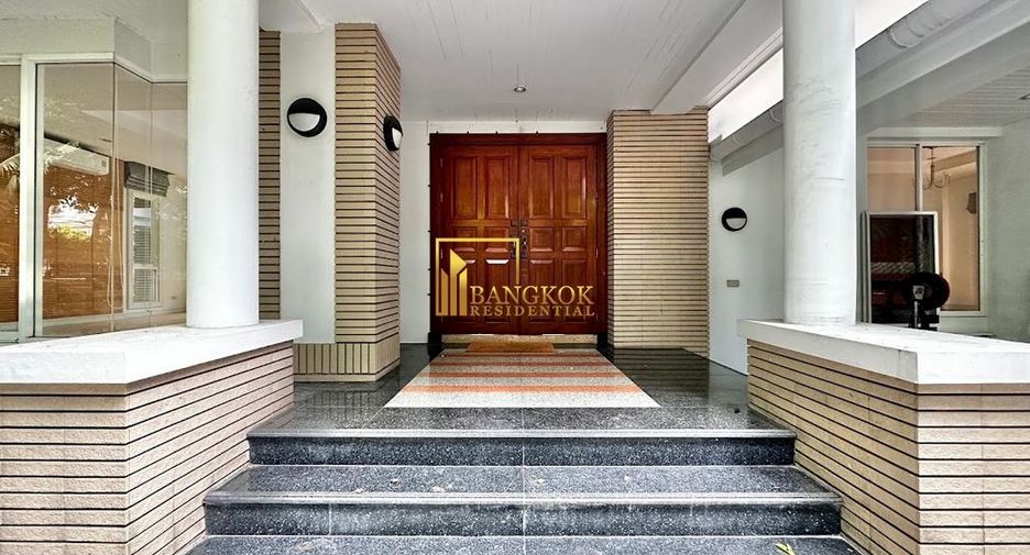 For rent 4 ベッドルーム villa in Khlong Toei, Bangkok