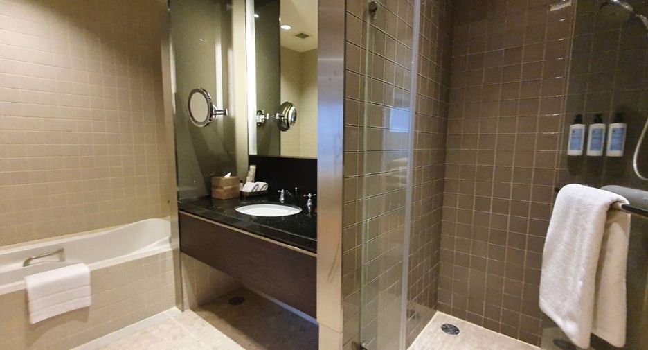 For rent 1 bed condo in Khlong Toei, Bangkok